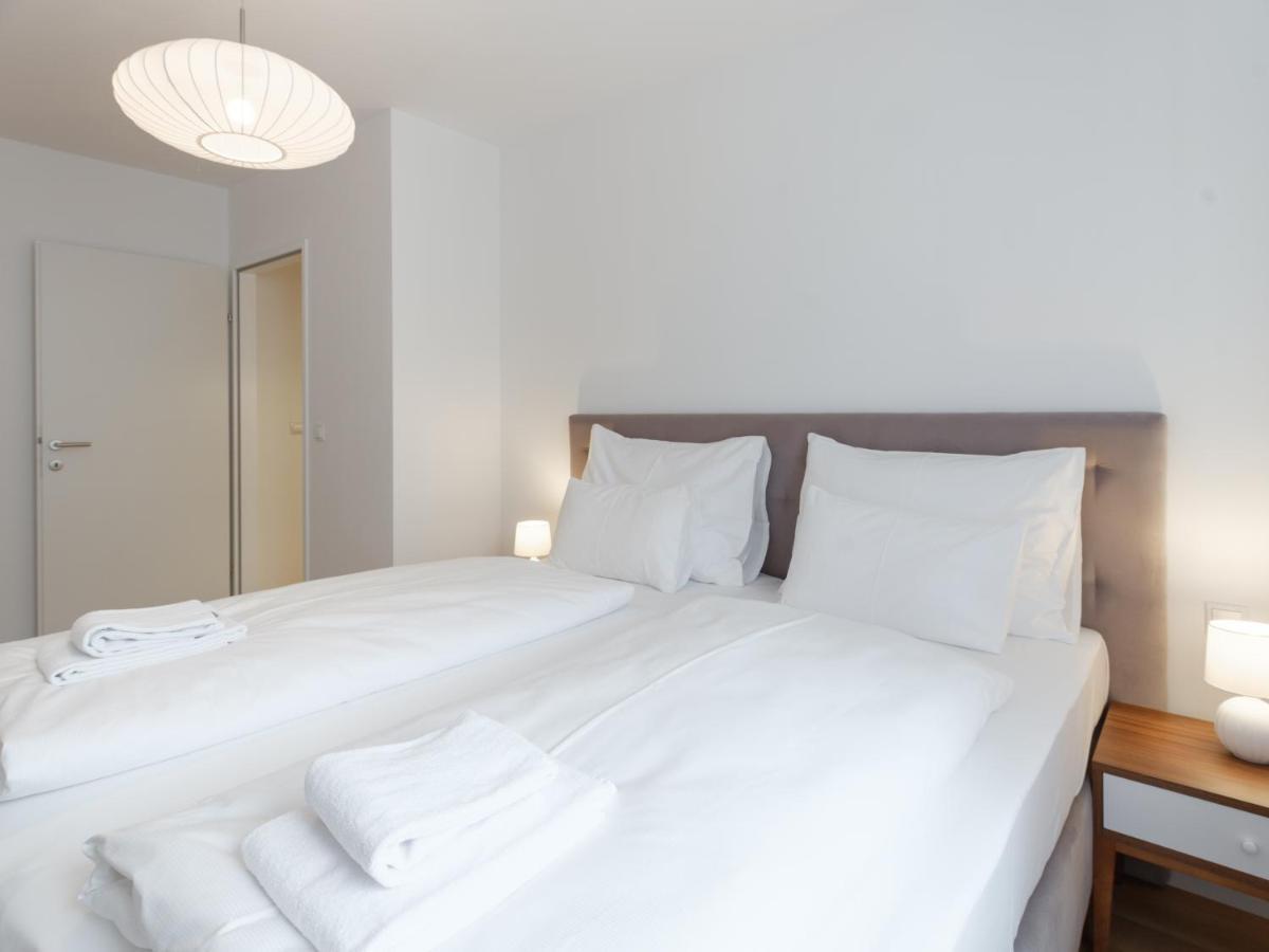 Myfavorit - Spacious Next To Puplic Transport U1 Direct Connection To Citycenter Appartement Wenen