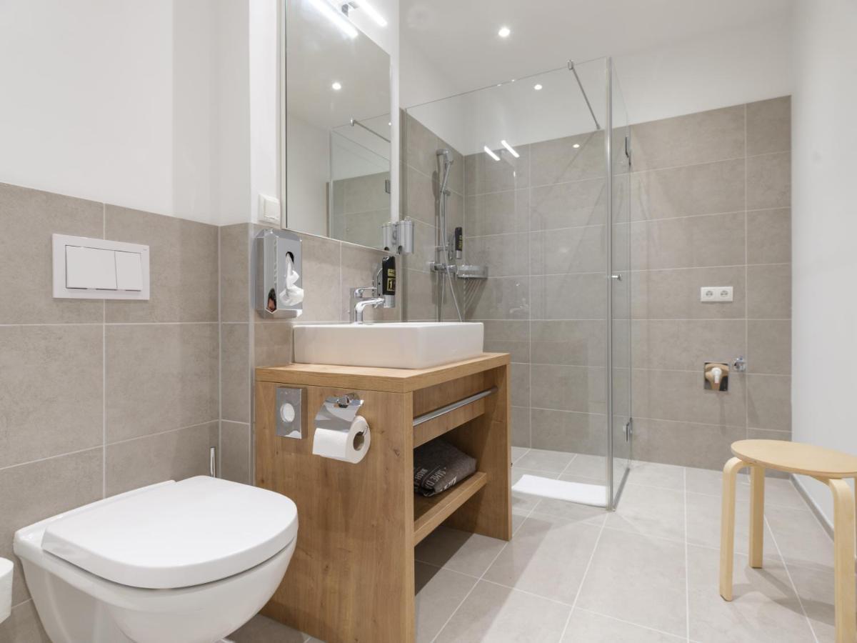 Myfavorit - Spacious Next To Puplic Transport U1 Direct Connection To Citycenter Appartement