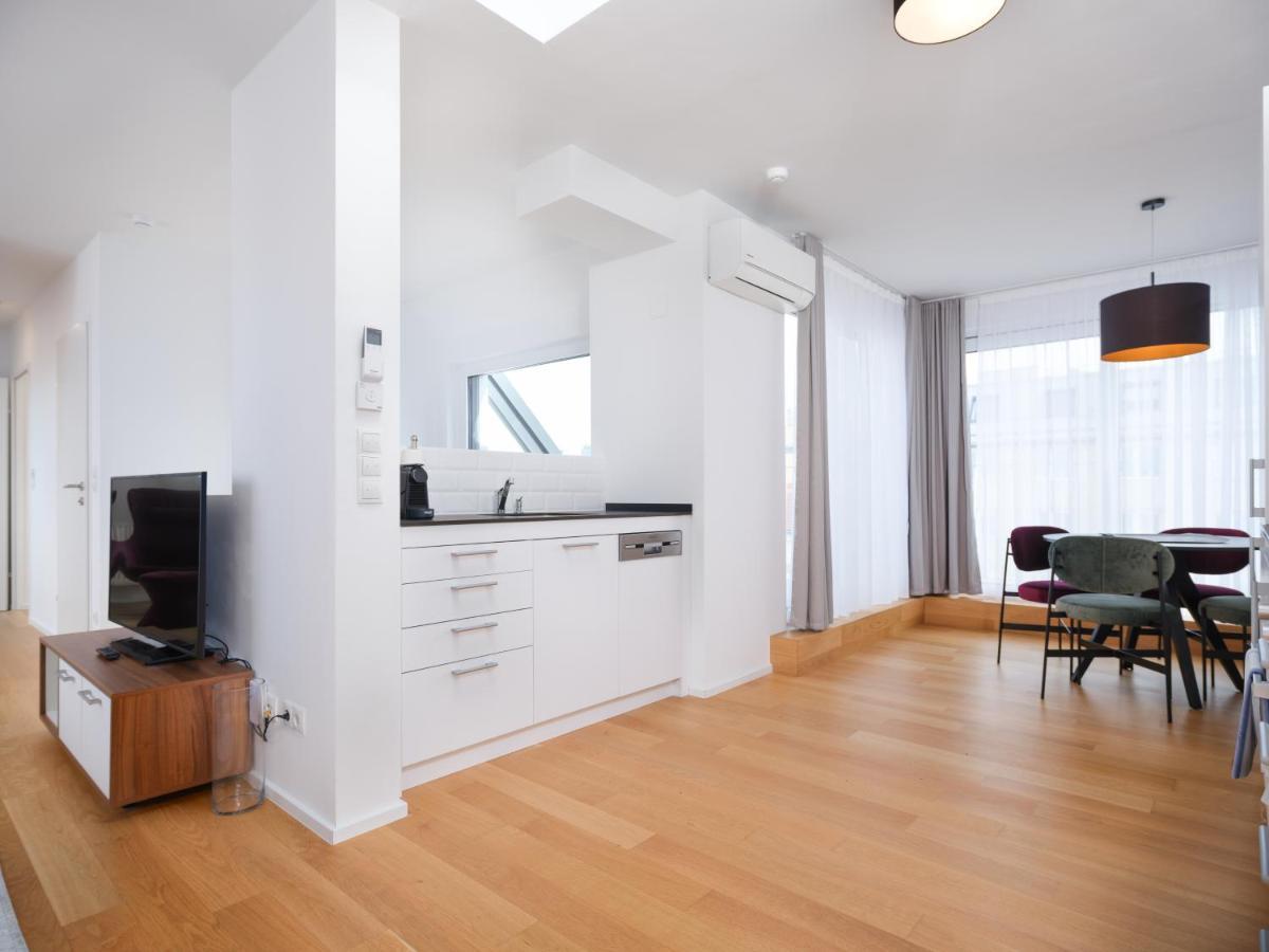 Myfavorit - Spacious Next To Puplic Transport U1 Direct Connection To Citycenter Appartement Wenen