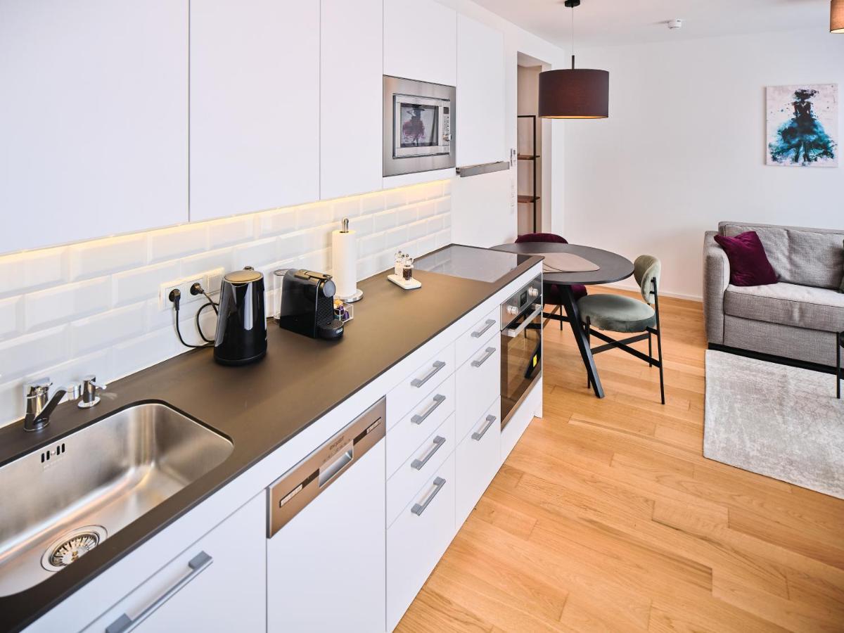 Myfavorit - Spacious Next To Puplic Transport U1 Direct Connection To Citycenter Appartement Wenen