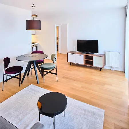 Myfavorit Apartments - Spacious Apartments Next To Puplic Transport U1 Direct Connection To Citycenter Wenen Buitenkant foto